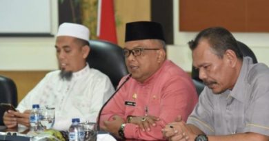 Pemko Dumai Serahkan Kartu BPJS Naker kepada 373 Tenaga Kerja Non ASN 3