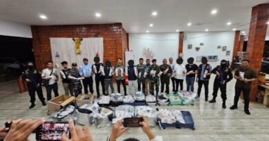 Bea Cukai Batam Bongkar Sindikat Penyelundupan Benih Lobster di Bandara, Berpotensi Rugikan Negara Puluhan Milyar. Bea Cukai Batam Bongkar Sindikat Penyelundupan Benih Lobster di Bandara, Berpotensi Rugikan Negara Puluhan Milyar.