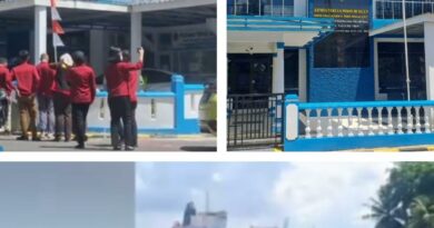 Dugaan Korupsi 1,7 M.Kejari Bintan Geledah Kantor Syahbandar Tanjung Uban Dugaan Korupsi 1,7 M.Kejari Bintan Geledah Kantor Syahbandar Tanjung Uban